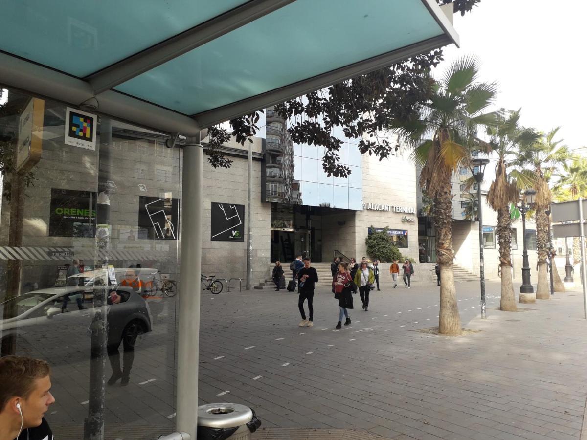 Eve ,Estacion Central لقنت المظهر الخارجي الصورة